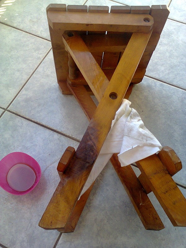 Cleaning the wood stool, Pieces of a table, www.theboondocksblog.com