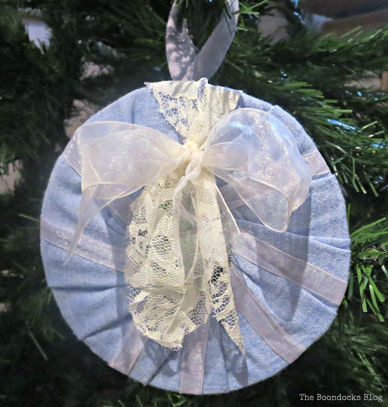 How to make Christmas Ornaments from Cardboard - the boondocks blog