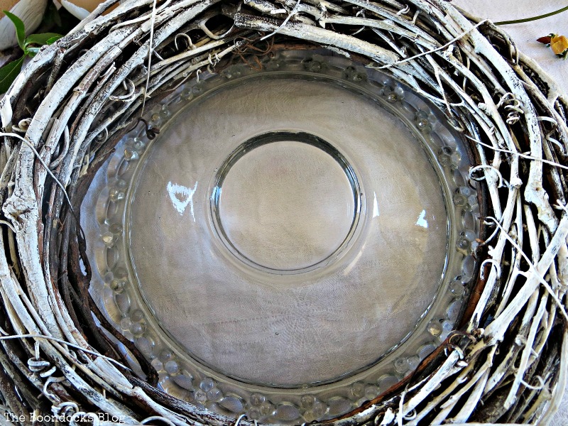 Adding the wreath on the base, A nest for my rustic eggs www.theboondocksblog.com