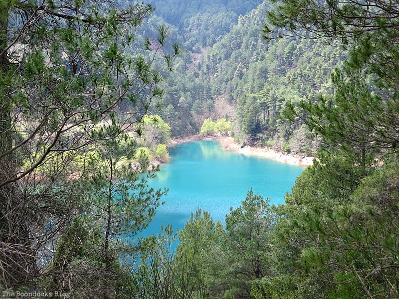 the blue color of the water, the colors of the lake, www.theboondocksblog.com