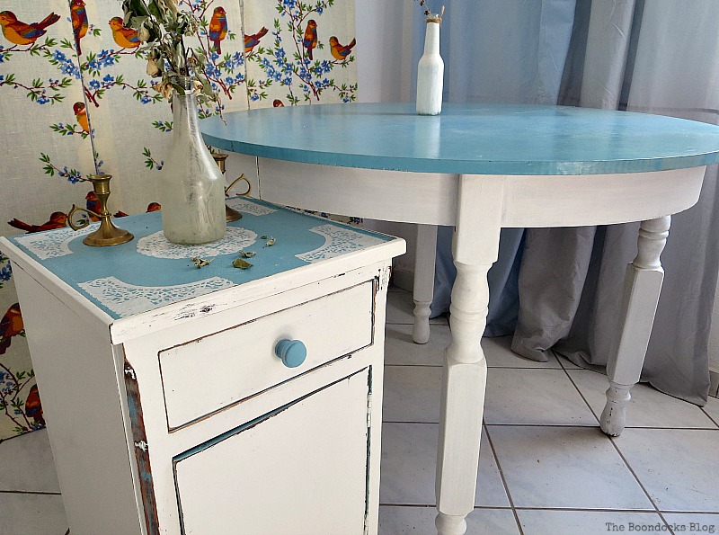 The doily top side table and the Greek beach table, The Doily Top Side Table www.theboondocksblog.com