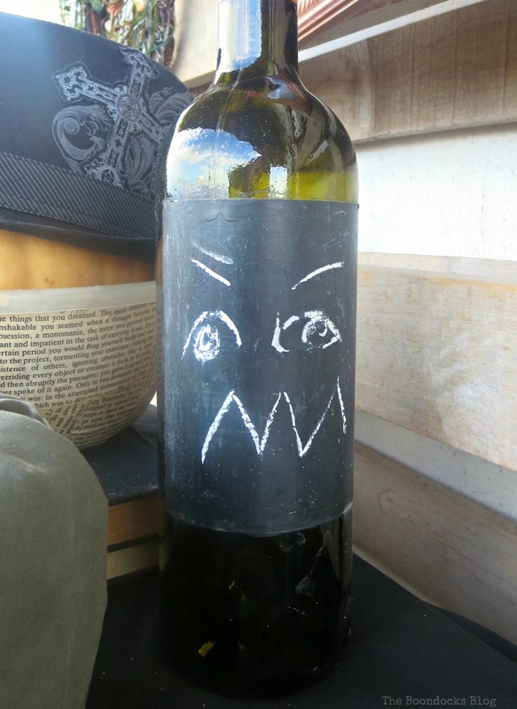 Chalkboard bottle, The Paranoid Man Pumpkin Craft, www.theboondocksblog.com
