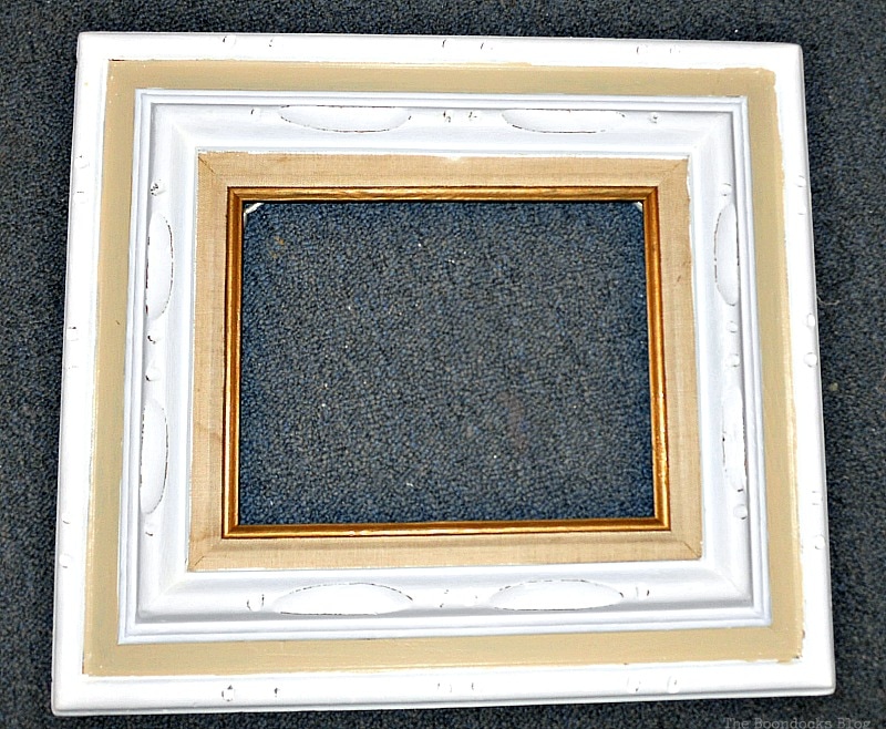 frame when the center wood is removed, Valentine's Day Framed Heart Craft - Int'l Bloggers Club www.theboondocksblog.com