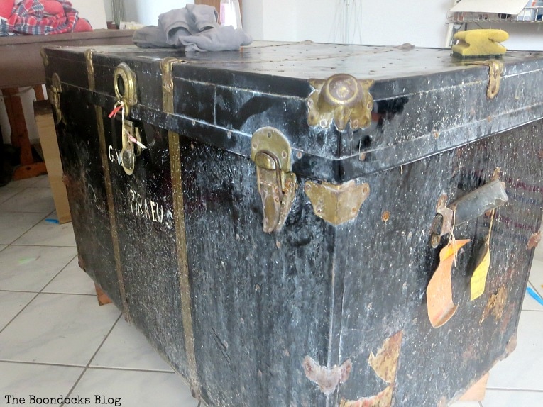 Old painting steamer trunk an Different Ways