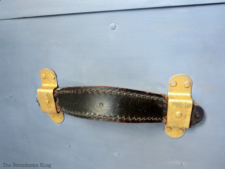 wax on handle, How to Revive a Metal Trunk with Old Fashioned Milk Paint, www.theboondocksblog.com