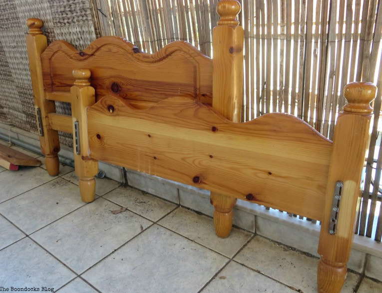 Old wooden twin bed, How to Get Rid of the Blues with a Blue Daybed www.theboondocksblog.com