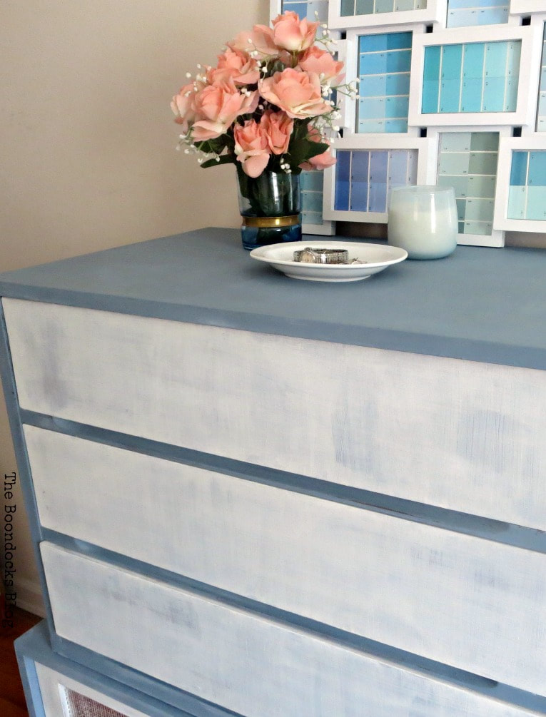 MCM dresser and sideboard in white and slate, #DIYproject #Midcenturymodernfurniture #MCMfurniture #paintedfurniture #oldfashionedmilkpaint #milkpaint How to Pair MCM Furniture to Get One Unified Look www.theboondocksblog.com