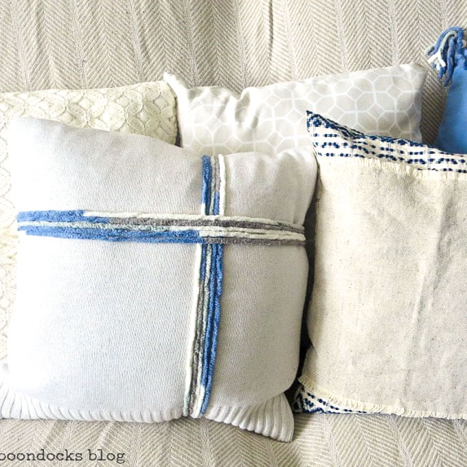 How to Make Easy Pillows out of Fabric Remnants 5 ways The Boondocks Blog