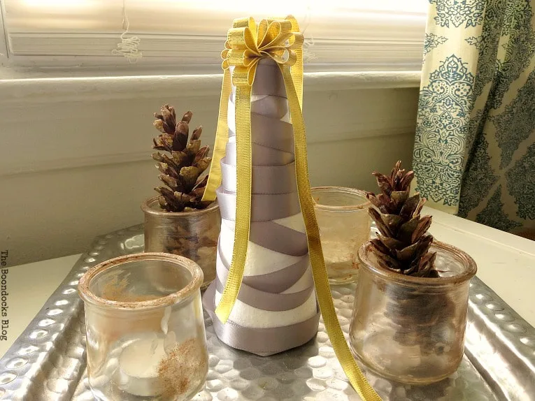 How to Make a simple mini Christmas tree with ribbon - The