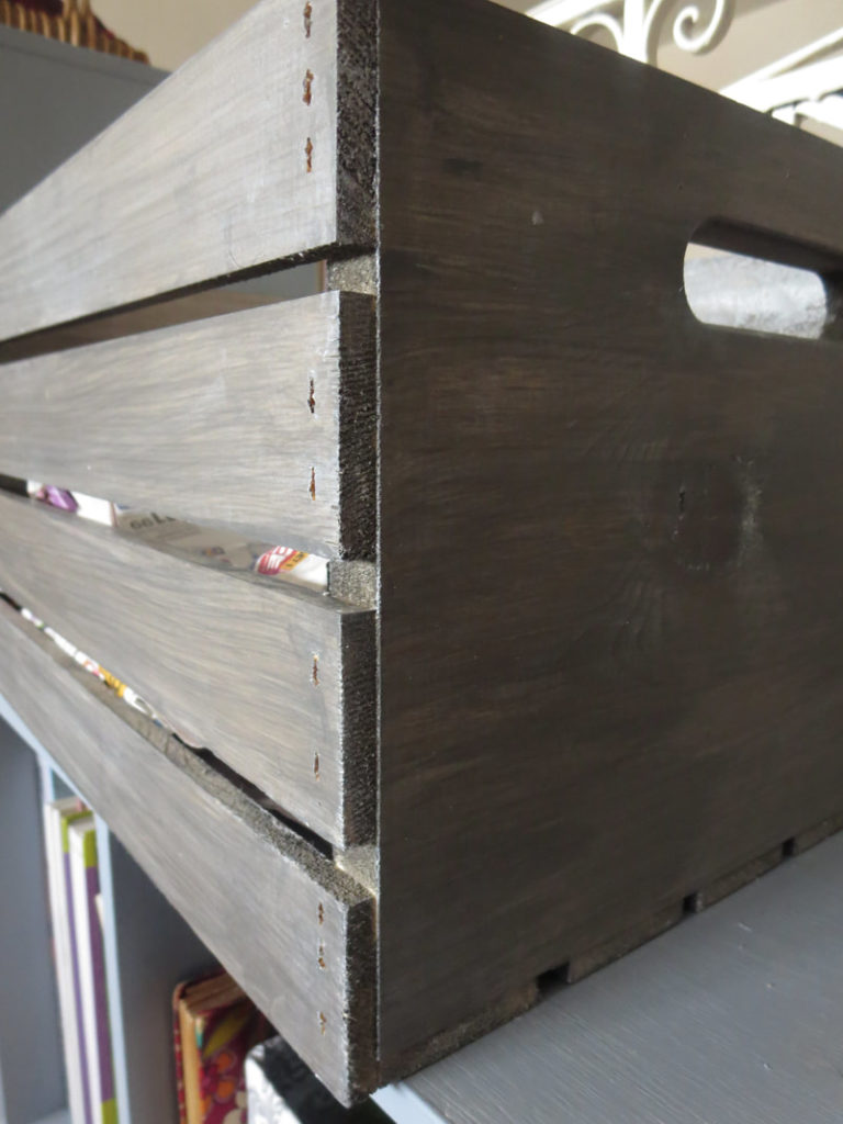 Barnwood Gray stain color on wood crate, #woodcrate #rusticcrate #farmhousecrafe #barnwoodstain #farmhousewhitewax #easyDIY #upcycled #paintedcrate How to get a stunning finish on a wood crate with stain www.theboondocksblog.com