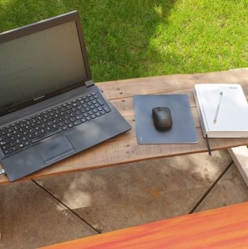 Pallet wood computer desk.